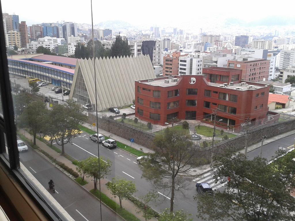 Edificio Torres De Guapulo In Quito Hotel Exterior photo
